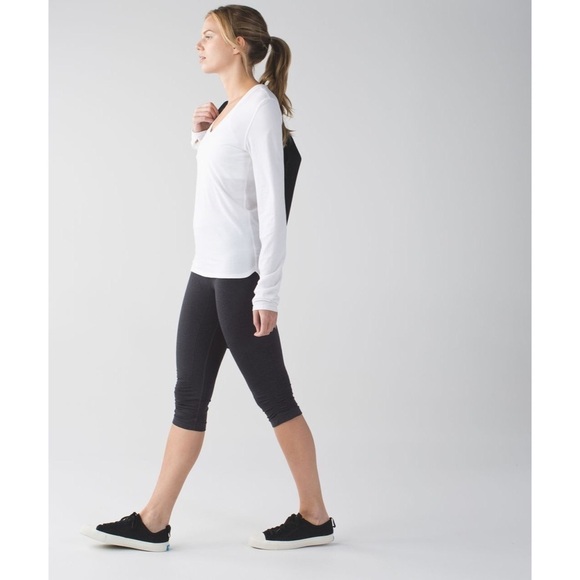 Lululemon In The Flow Crop II Heathered Deep Coal Gray Leggings EUC Size 6 - Picture 6 of 11